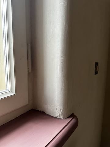 Mazā istaba augšstāvā (pie guļamistabas) — defekts 17
